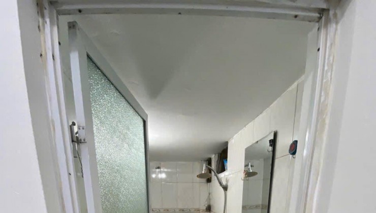 Cho thuê nhà nguyên căn ngõ 192 Lê Trọng Tấn, 50m2x3 tầng.4 ngủ. 12 triệu - cho ở nhóm, hộ GĐ, VP